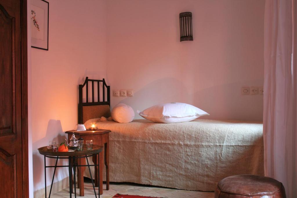 Riad Honey Marrakesh Rum bild