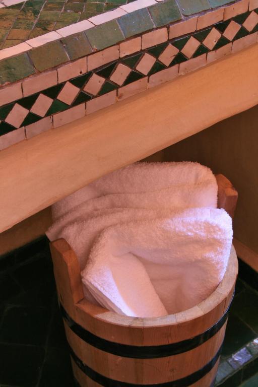 Riad Honey Marrakesh Rum bild